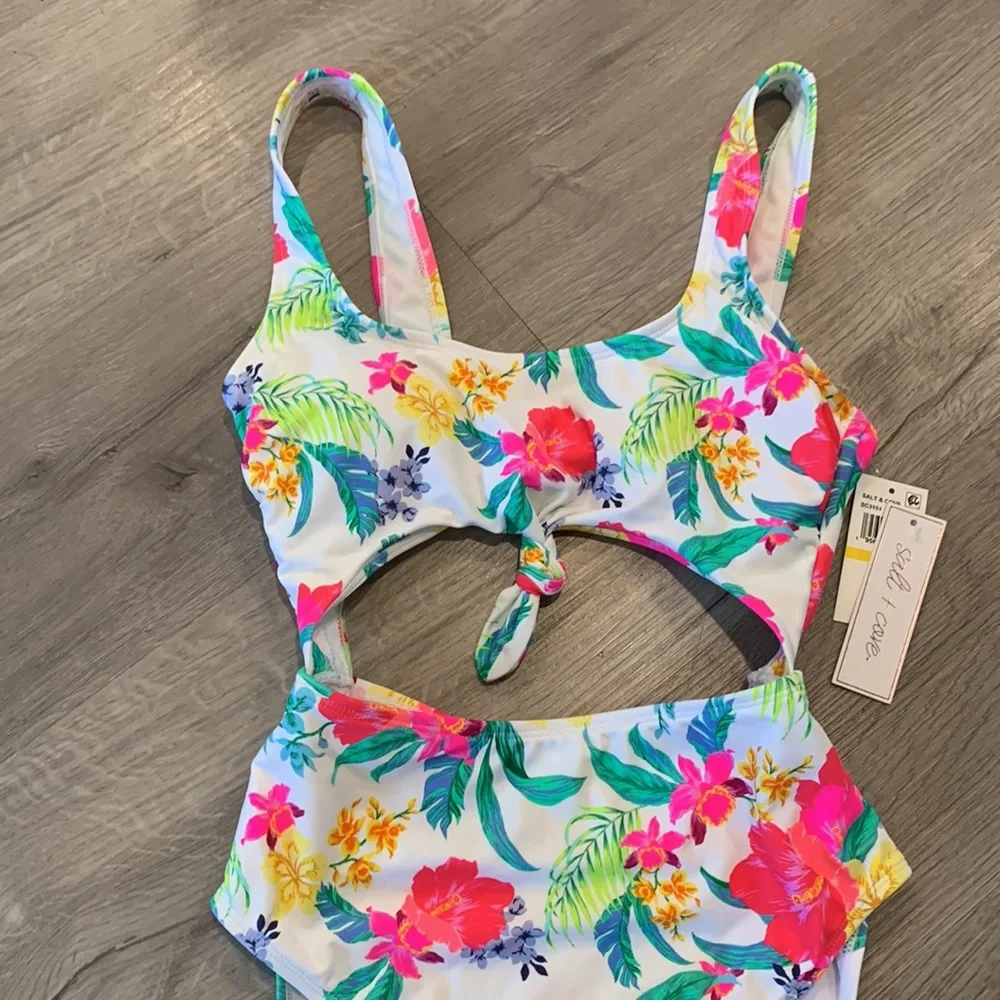 SALT + COVE Juniors' Retro Hibiscus Knot- Front One-Piece Swimsuit